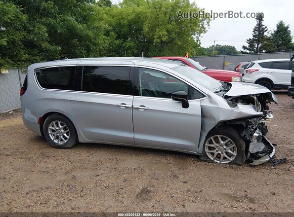 2C4RC1BG8RR171838 2024 CHRYSLER PACIFICA Silver Rear interior view