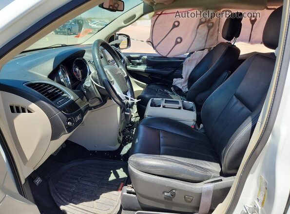 2C4RC1BG9GR164667 2016 CHRYSLER TOWN White წინა სალონის ხედი