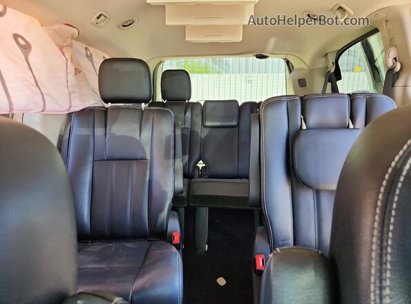2C4RC1BG9GR164667 2016 CHRYSLER TOWN White უკანა სავარძლების ხედი