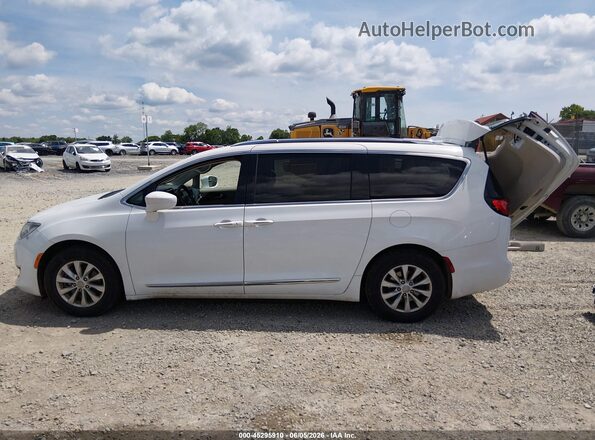 2C4RC1BG9JR110549 2018 CHRYSLER PACIFICA White 