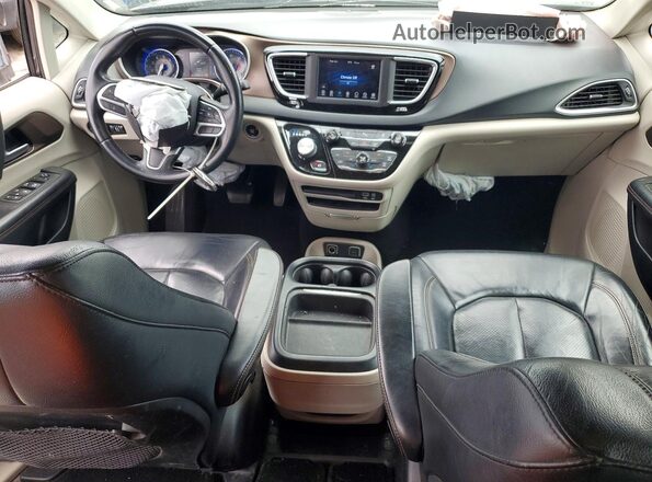 2C4RC1BG9JR211087 2018 CHRYSLER PACIFICA Charcoal Widok deski rozdzielczej