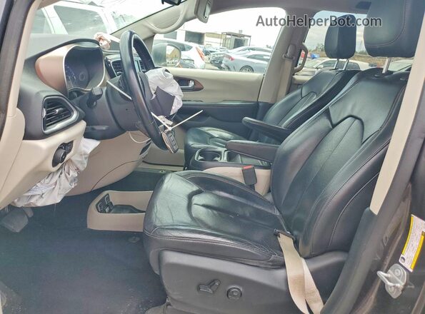 2C4RC1BG9JR211087 2018 CHRYSLER PACIFICA Charcoal Widok wnętrza z przodu