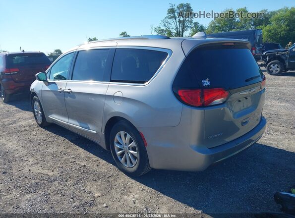2C4RC1BG9JR214121 2018 CHRYSLER PACIFICA Silver Tył lewy
