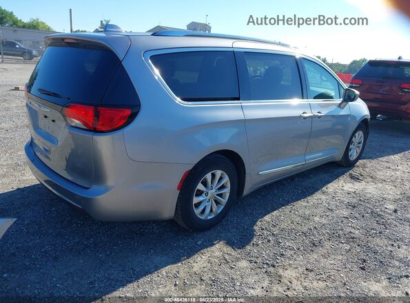 2C4RC1BG9JR214121 2018 CHRYSLER PACIFICA Silver Tył prawy