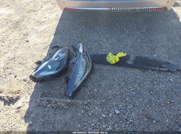 2C4RC1BG9JR214121 2018 CHRYSLER PACIFICA Silver 