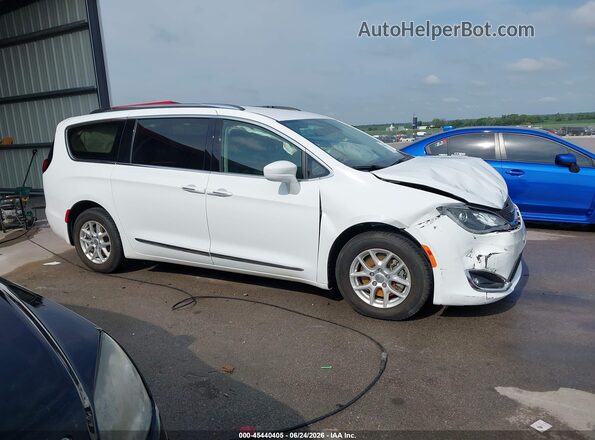 2C4RC1BG9LR128200 2020 CHRYSLER PACIFICA Белый Вид задней части салона