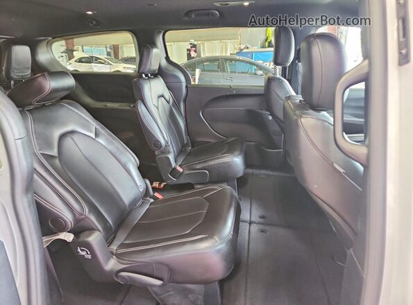 2C4RC1BG9SR548375 2025 CHRYSLER PACIFICA White Вид задньої частини салону