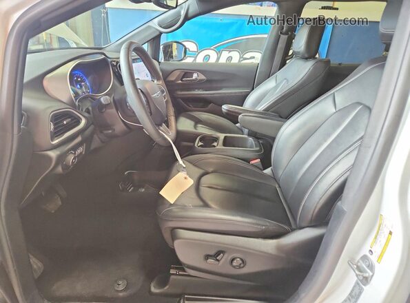 2C4RC1BG9SR548375 2025 CHRYSLER PACIFICA White Вид салону спереду