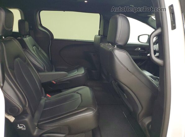2C4RC1BG9TR180104 2026 CHRYSLER PACIFICA Белый Вид задней части салона