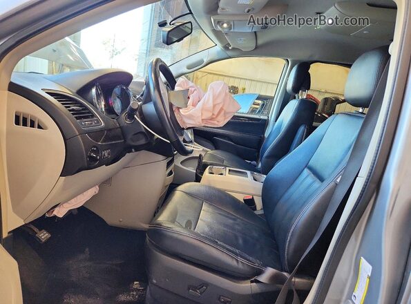 2C4RC1BGXGR233107 2016 CHRYSLER TOWN Silver 