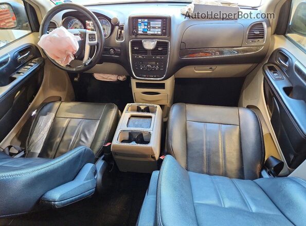 2C4RC1BGXGR233107 2016 CHRYSLER TOWN Silver 