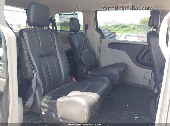 2C4RC1BGXGR260811 2016 CHRYSLER TOWN & COUNTRY Серебряный Вид наклейки с VIN-кодом