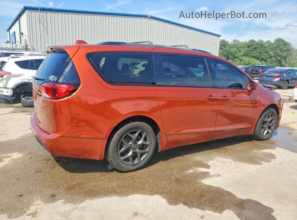 2C4RC1BGXJR187320 2018 CHRYSLER PACIFICA Orange Tył prawy