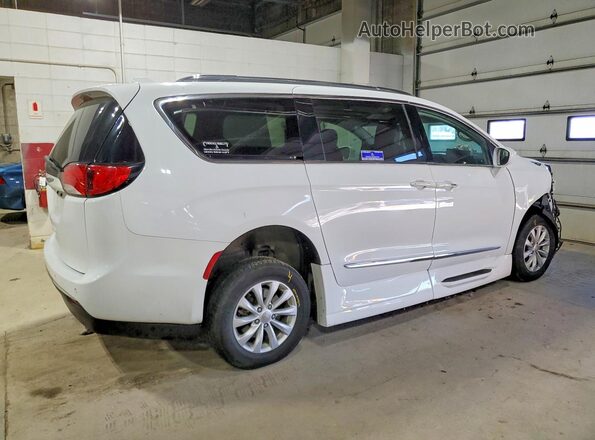 2C4RC1BGXJR269466 2018 CHRYSLER PACIFICA White 