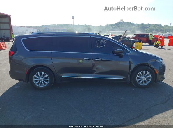 2C4RC1BGXJR290740 2018 CHRYSLER PACIFICA Серый Вид задней части салона