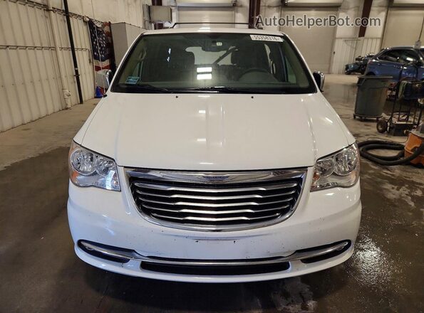 2C4RC1CG0GR166208 2016 CHRYSLER TOWN Белый Вид спереди