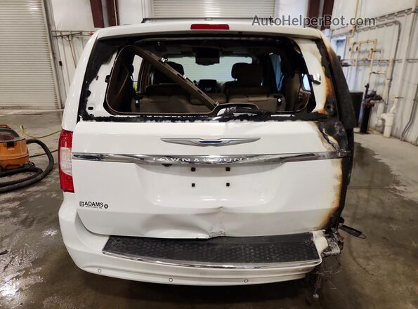 2C4RC1CG0GR166208 2016 CHRYSLER TOWN Белый Вид сзади