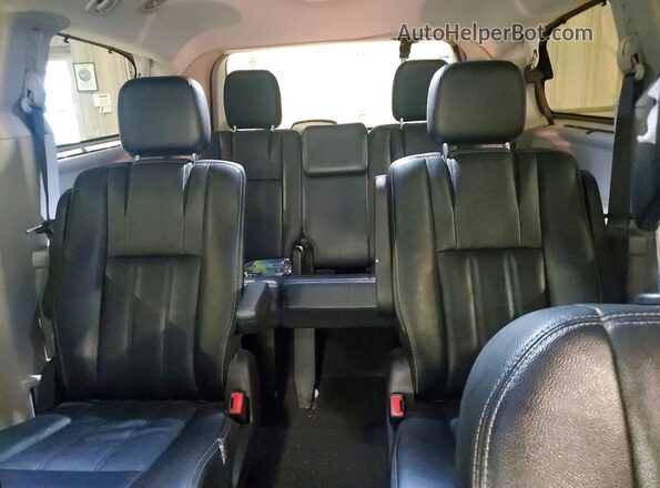 2C4RC1CG0GR240419 2016 CHRYSLER TOWN White Vista de los asientos traseros