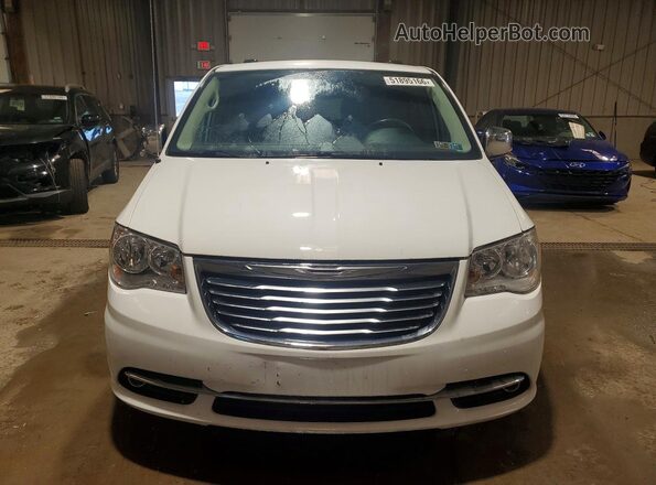 2C4RC1CG0GR240419 2016 CHRYSLER TOWN White Vista frontal
