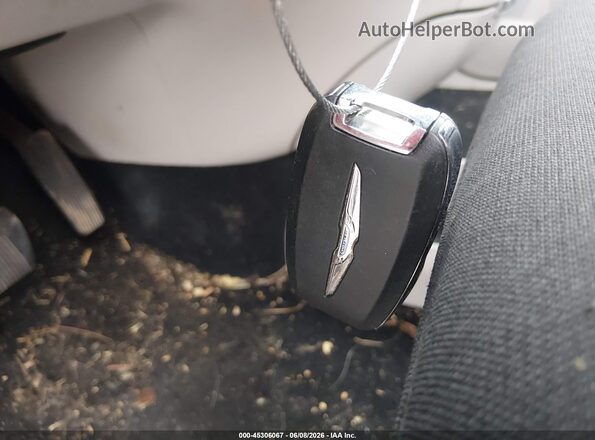 2C4RC1CG0PR615628 2023 CHRYSLER VOYAGER White Vista del salpicadero