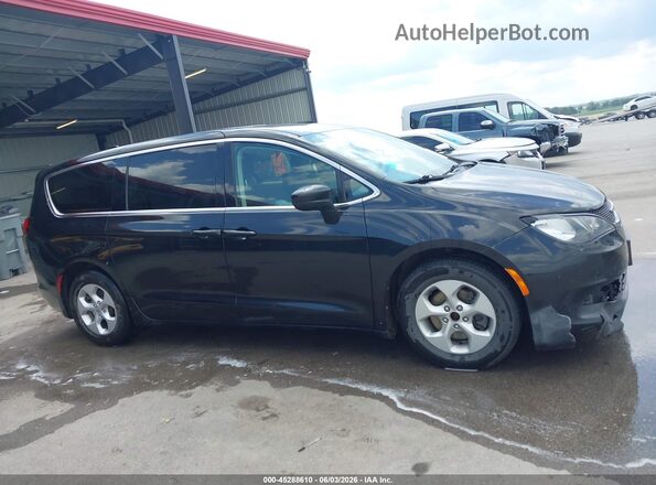 2C4RC1CG1HR522005 2017 CHRYSLER PACIFICA Gray Vista interior trasera