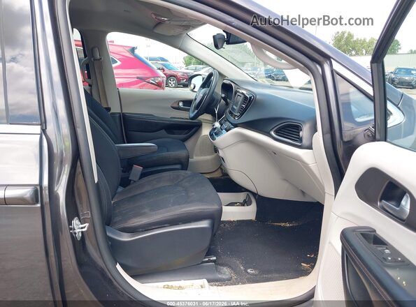 2C4RC1CG1HR608897 2017 CHRYSLER PACIFICA Gray Vista interior delantera