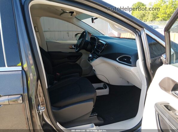 2C4RC1CG1MR577645 2021 CHRYSLER VOYAGER Gray Front interior view