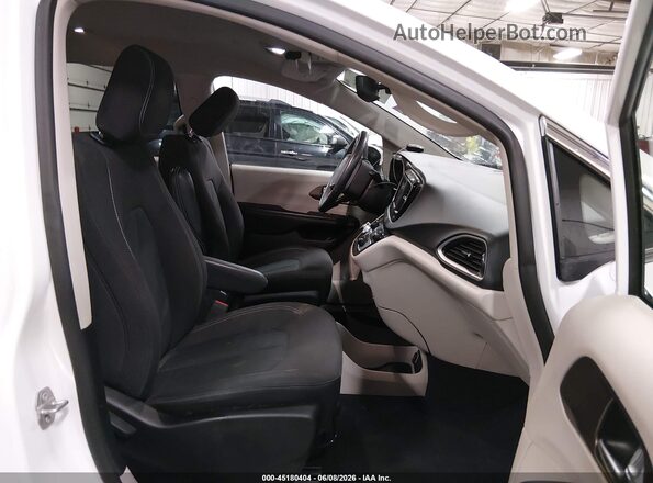 2C4RC1CG2PR518995 2023 CHRYSLER VOYAGER White Front interior view