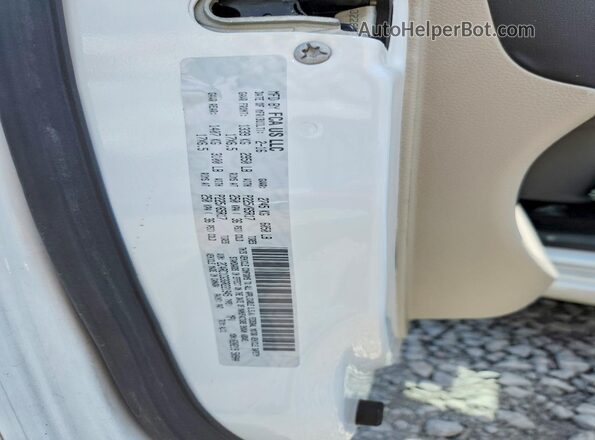 2C4RC1CG3GR221945 2016 CHRYSLER TOWN White Вид наклейки з VIN-кодом