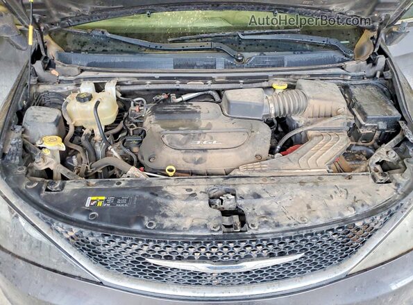 2C4RC1CG3HR608710 2017 CHRYSLER PACIFICA Gray Vista del compartimento del motor