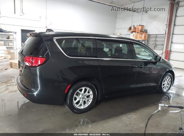 2C4RC1CG3LR195616 2020 CHRYSLER VOYAGER Black 