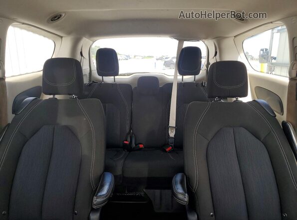 2C4RC1CG3PR553996 2023 CHRYSLER VOYAGER Серебряный Вид задних сидений