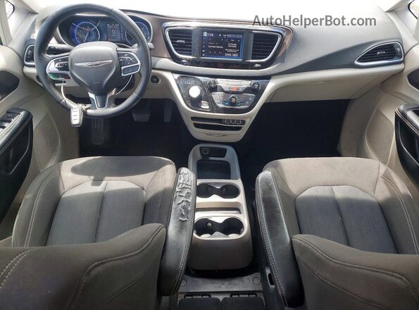 2C4RC1CG3PR553996 2023 CHRYSLER VOYAGER Серебряный Вид панели приборов