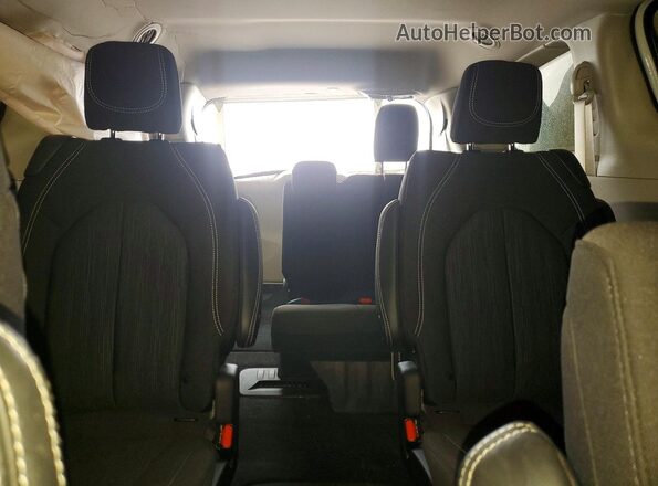 2C4RC1CG3RR194023 2024 CHRYSLER VOYAGER White Vista de los asientos traseros