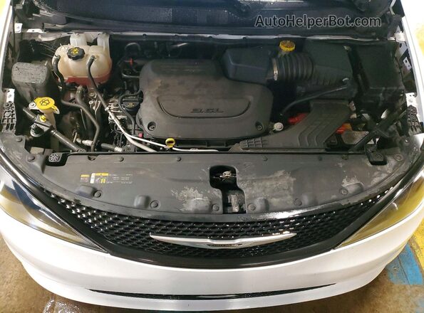2C4RC1CG3RR194023 2024 CHRYSLER VOYAGER White Vista del compartimento del motor
