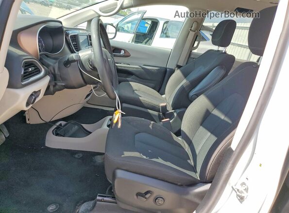 2C4RC1CG3RR200564 2024 CHRYSLER VOYAGER White Սալոնի դիմացի տեսք