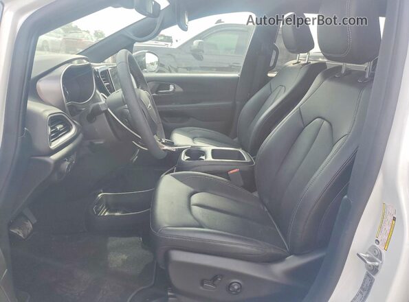 2C4RC1CG3SR533398 2025 CHRYSLER VOYAGER White Front interior view