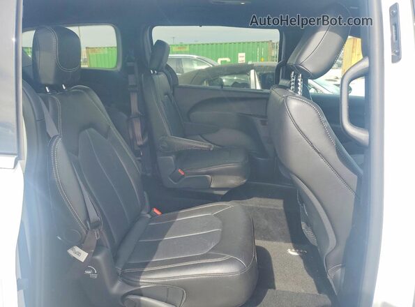 2C4RC1CG3SR533398 2025 CHRYSLER VOYAGER White Rear interior view