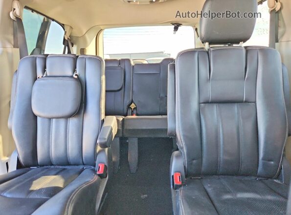 2C4RC1CG5GR239976 2016 CHRYSLER TOWN Charcoal Vista de los asientos traseros