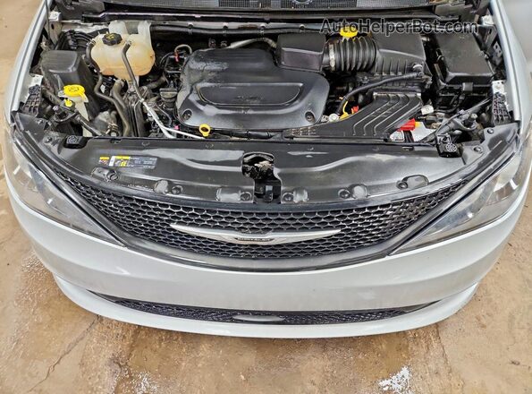 2C4RC1CG5NR165763 2022 CHRYSLER VOYAGER Silver Вид підкапотного простору