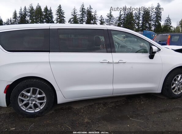 2C4RC1CG5PR557628 2023 CHRYSLER VOYAGER Белый Вид задней части салона