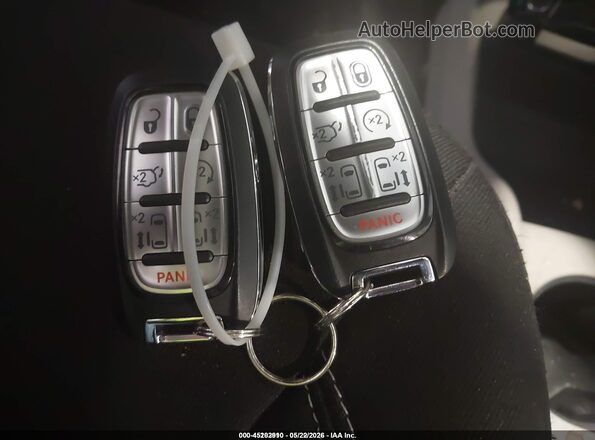 2C4RC1CG6NR127801 2022 CHRYSLER VOYAGER Gray Dashboard view