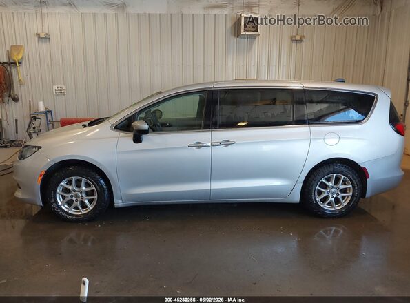2C4RC1CG6NR146509 2022 CHRYSLER VOYAGER Silver 360 interior view