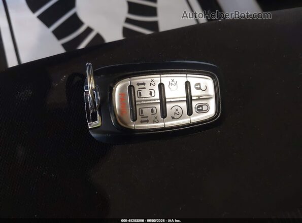 2C4RC1CG6NR146509 2022 CHRYSLER VOYAGER Silver Dashboard view