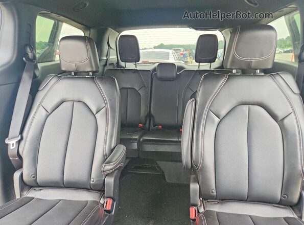2C4RC1CG6SR519270 2025 CHRYSLER VOYAGER Black Widok tylnych siedzeń