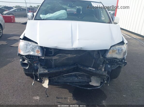 2C4RC1CG7GR166027 2016 CHRYSLER TOWN & COUNTRY White Front view