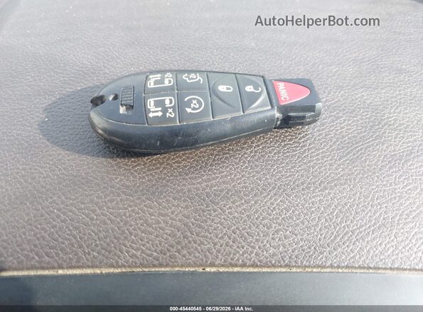 2C4RC1CG7GR166027 2016 CHRYSLER TOWN & COUNTRY White Dashboard view