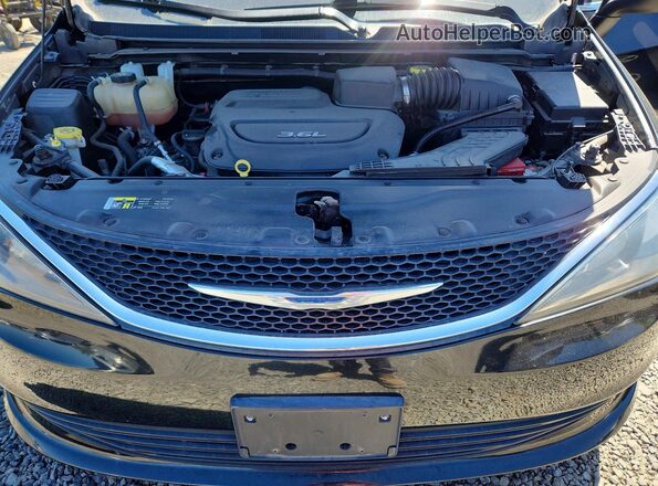 2C4RC1CG7HR747948 2017 CHRYSLER PACIFICA Charcoal Vista del compartimento del motor