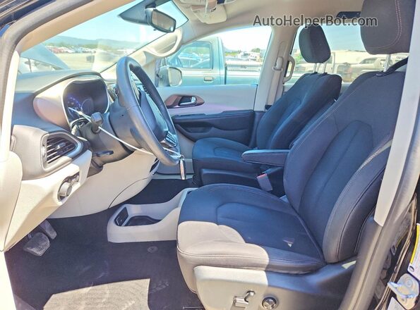 2C4RC1CG7HR747948 2017 CHRYSLER PACIFICA Charcoal Vista interior delantera