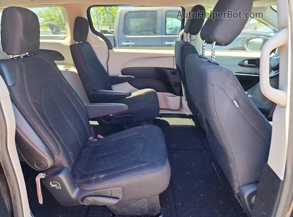 2C4RC1CG7HR747948 2017 CHRYSLER PACIFICA Charcoal Vista interior trasera